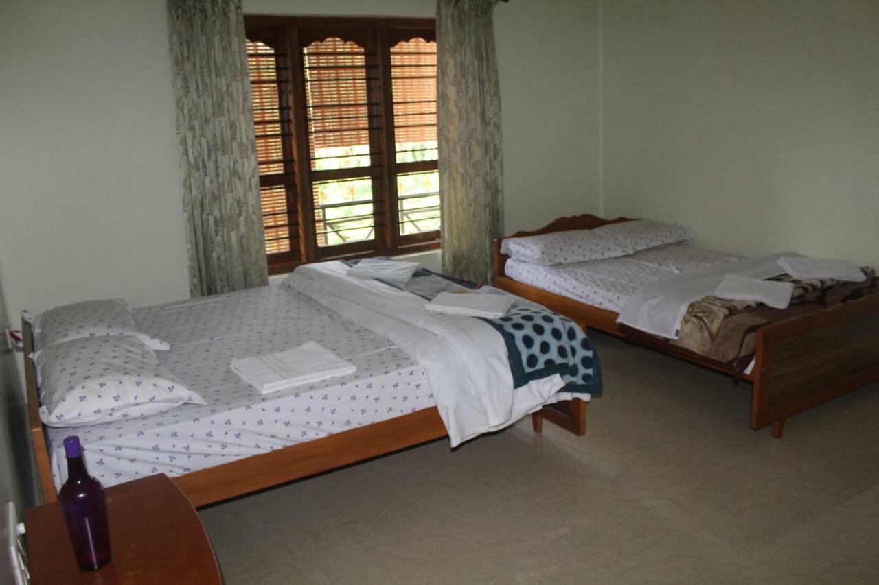 Whistling Woods Farm Stay กูชาลนาการ์ ภายนอก รูปภาพ
